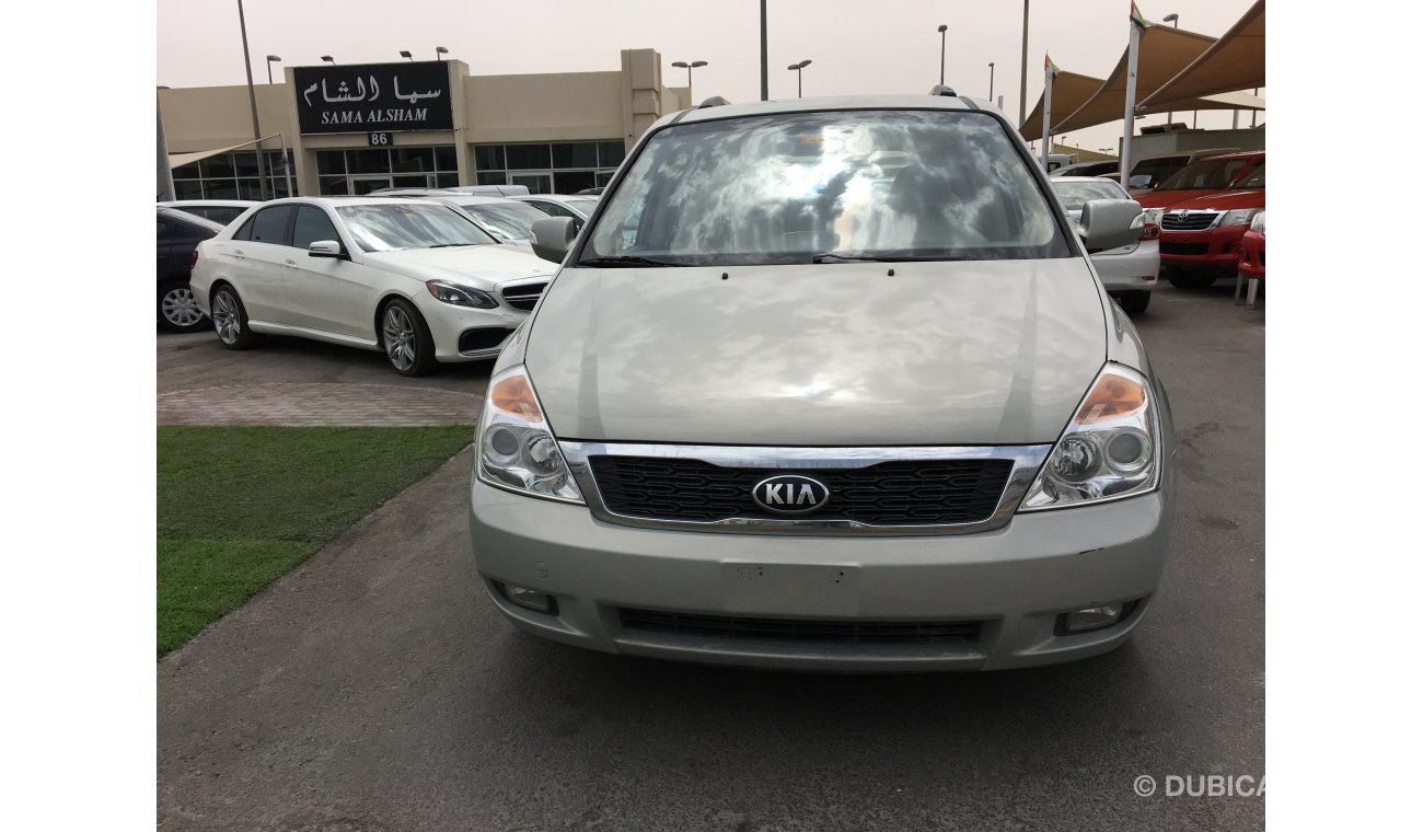 Kia Carnival