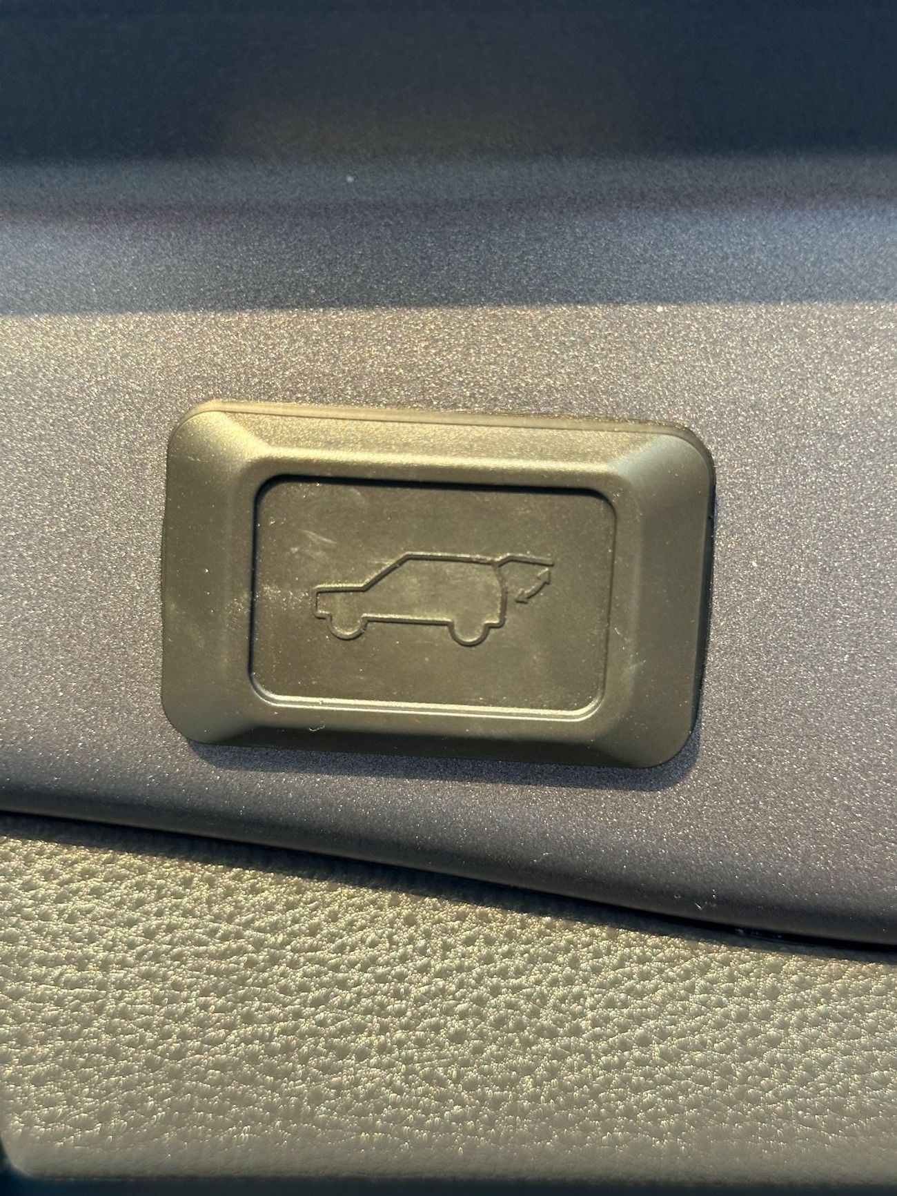 Toyota RAV4 hybrid XLE 2.5L | Sunroof Full option