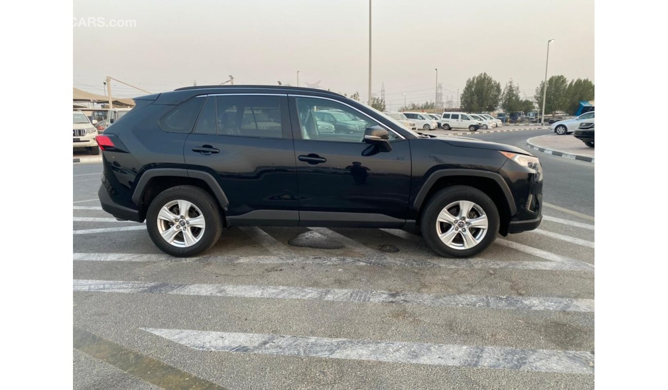 Toyota RAV4 2019 TOYOTA RAV 4 XLE AWD / FULL OPTION