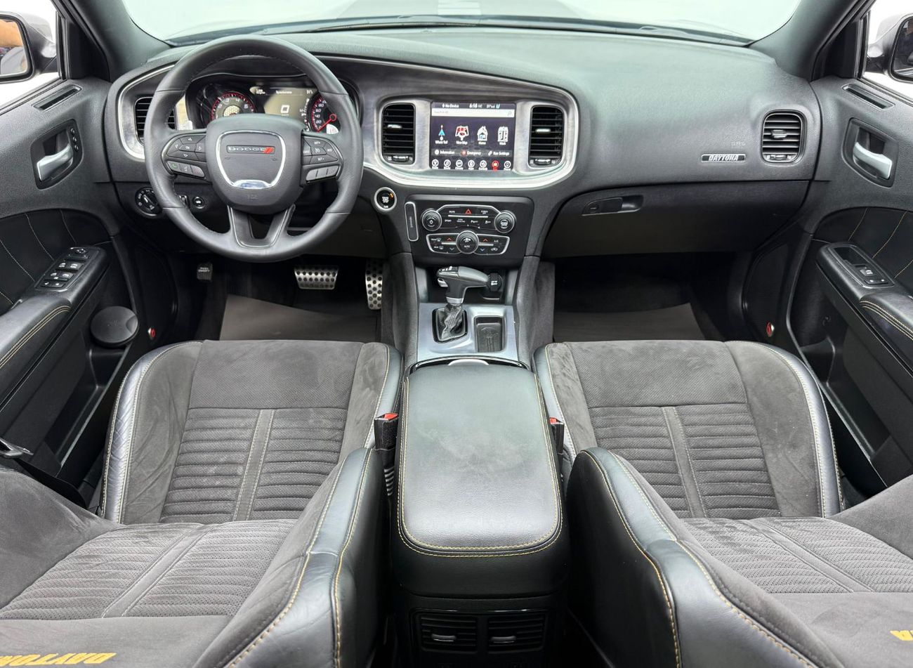 Dodge Charger Daytona R/T 5.7L 2017 Dodge Charger R/T Daytona, Full Service History, Excellent Condition, GCC