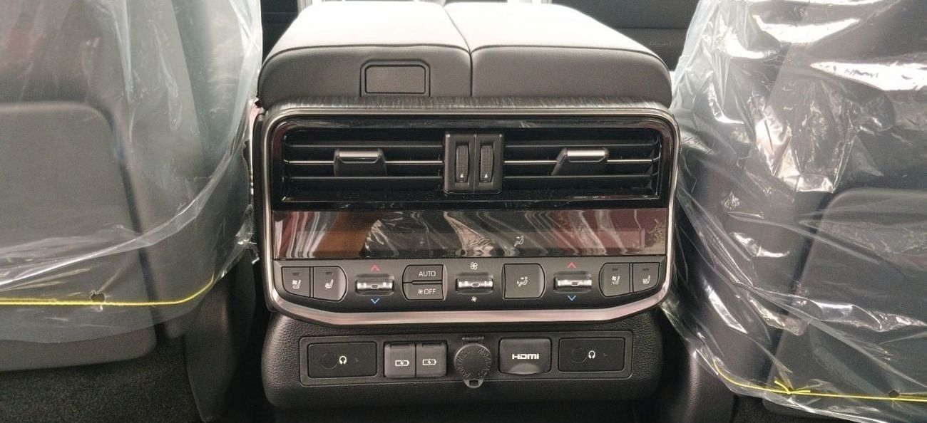 تويوتا لاند كروزر Toyota Land Cruiser 300 VXR 3.5L Petrol TT 2024YM