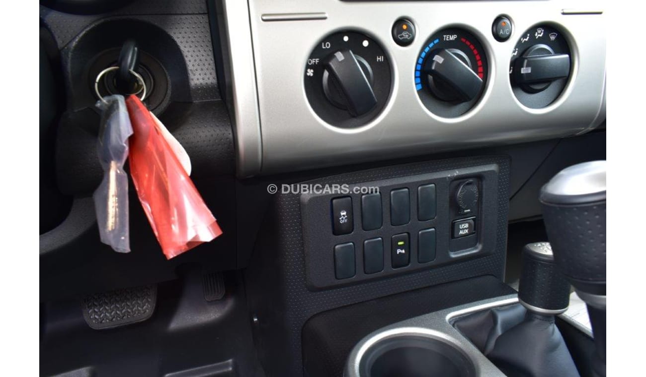 تويوتا إف جي كروزر 2022 MODEL TOYOTA FJ CRUISER XTREME V6 4.0L PETROL  AUTOMATIC