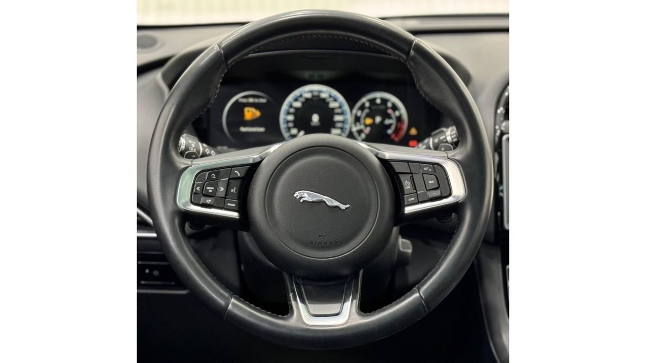 جاكوار F بيس 2018 Jaguar F-Pace Prestige 25t, Warranty, 2025 Jaguar Service Pack, Excellent Condition, GCC
