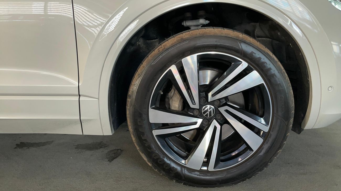 Volkswagen Touareg R-LINE 2023 R LINE | AED 2469/Month | 0 DP | 30 Day Return | Warranty | Service History