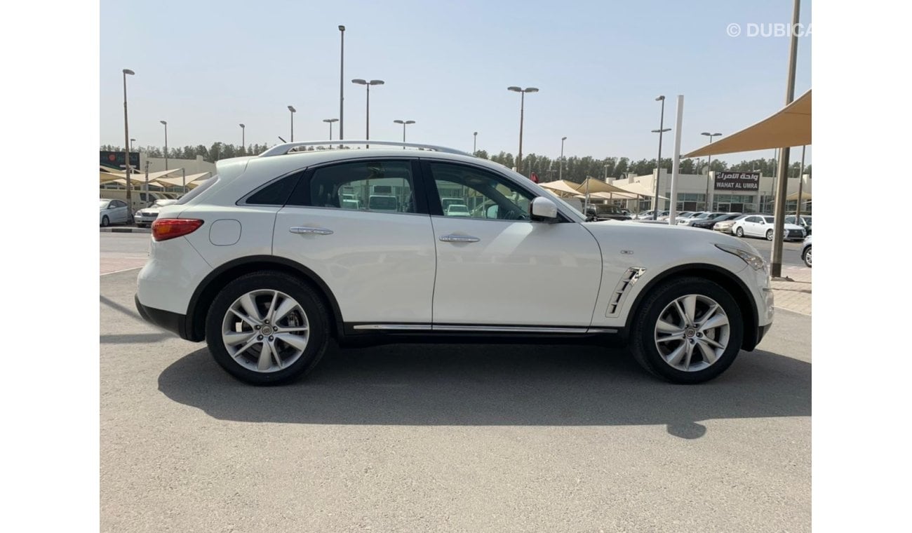 Infiniti FX35 Infiniti FX35 2012 g cc full options