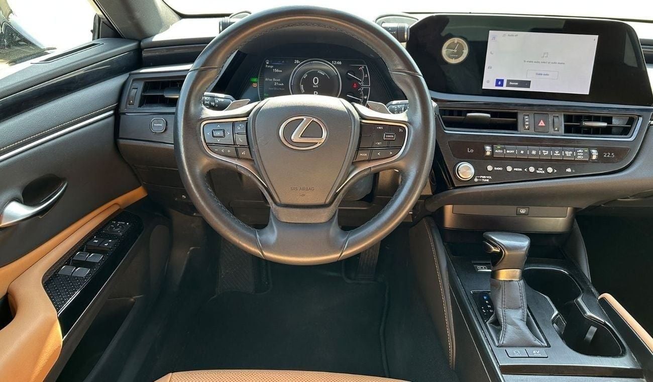 Lexus ES300h Hybrid 2023 GCC Low Mileage Perfect Condition