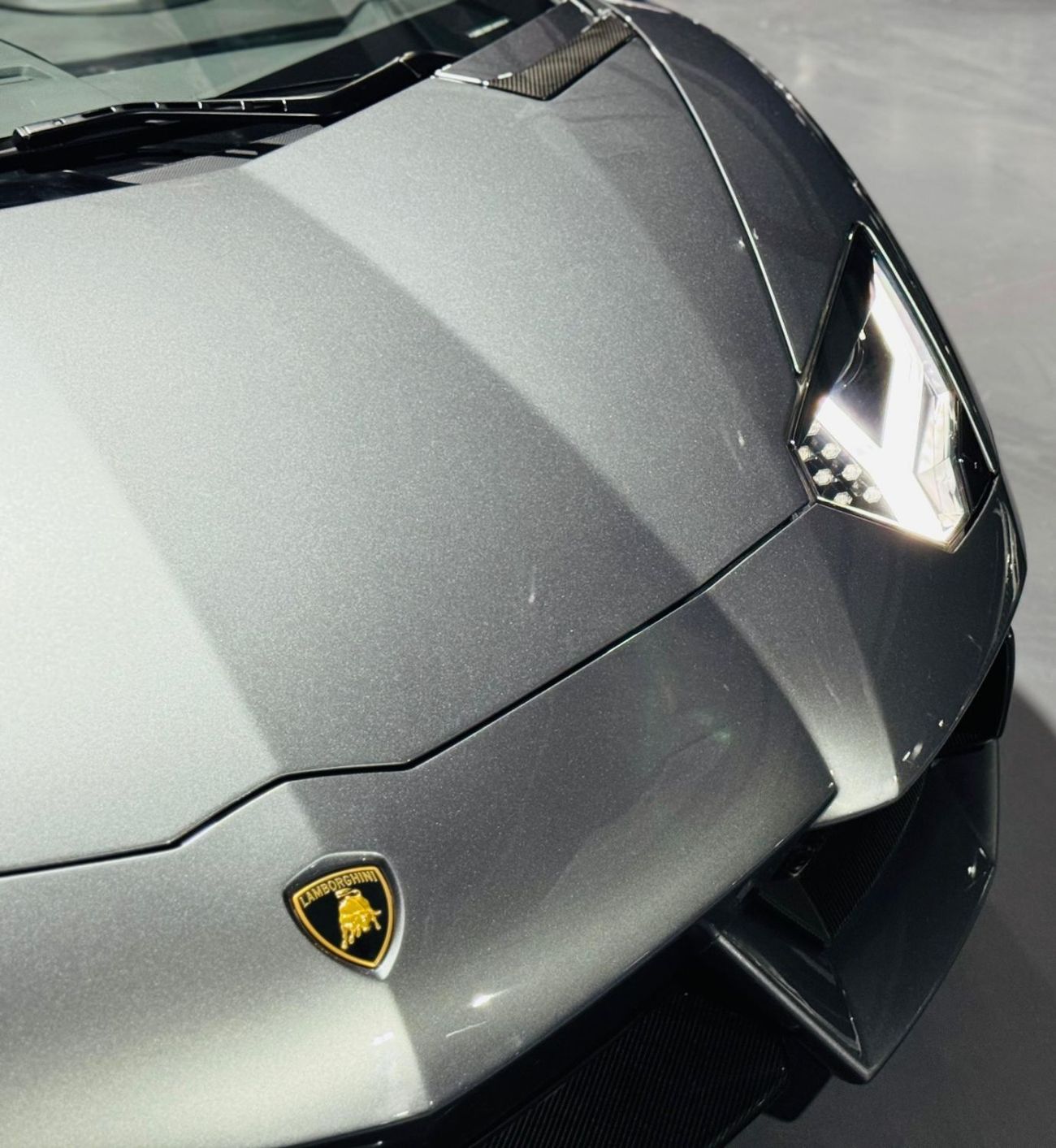 Lamborghini Aventador 6.5L V12 2015 Lamborghini Aventador LP700-4, Full Lamborghini Service History, Very Low Kms, GCC