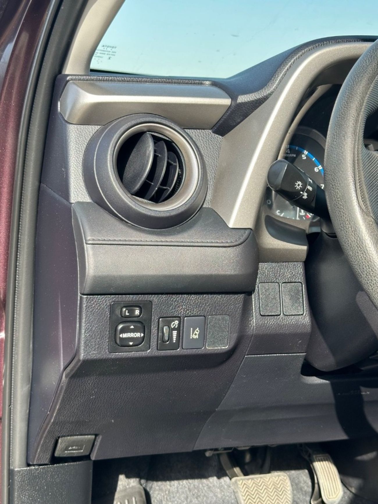 Toyota RAV4 2017 leather seats