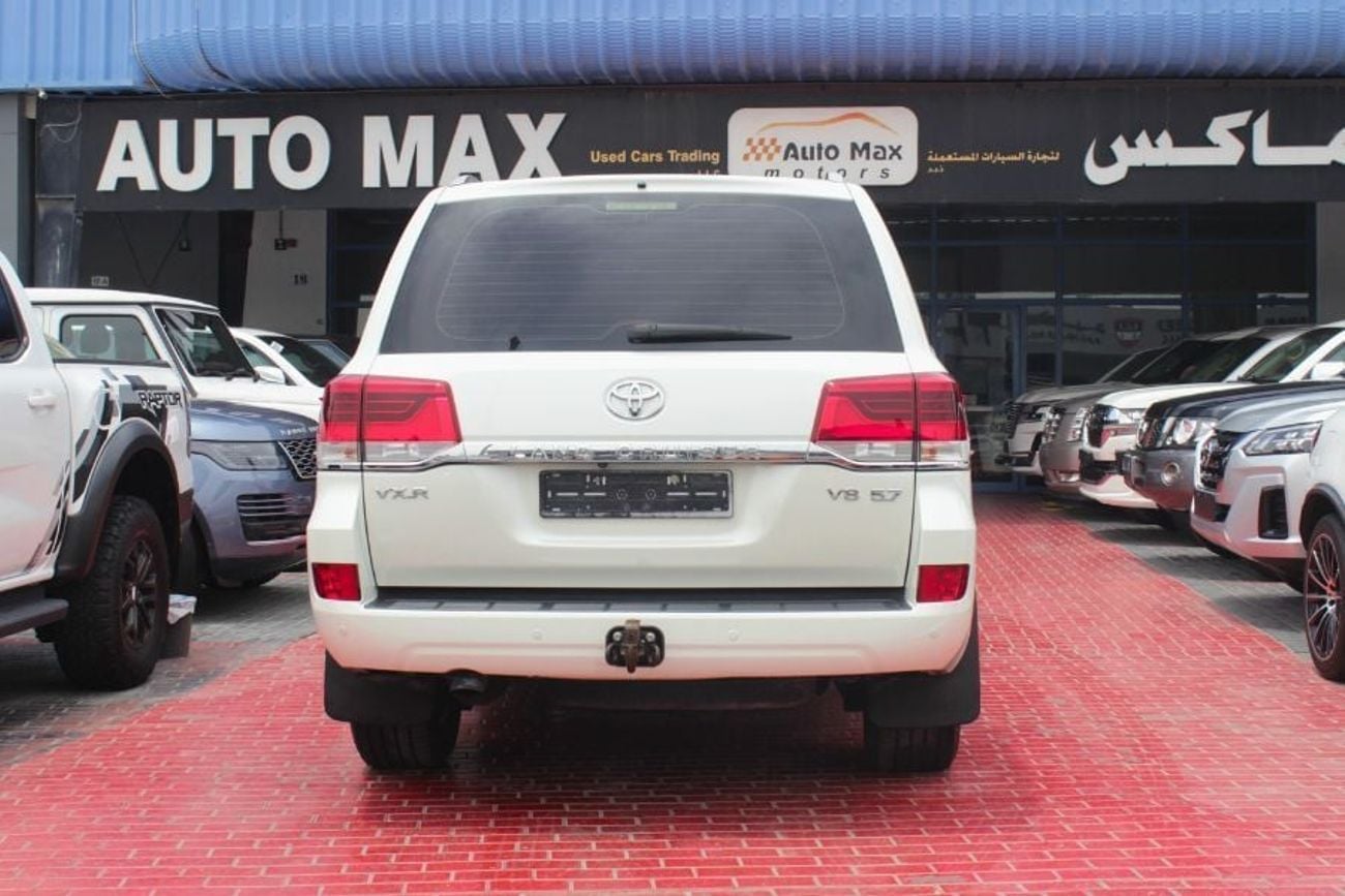 Toyota Land Cruiser STD EXR 5.7L 4WD V8,GCC