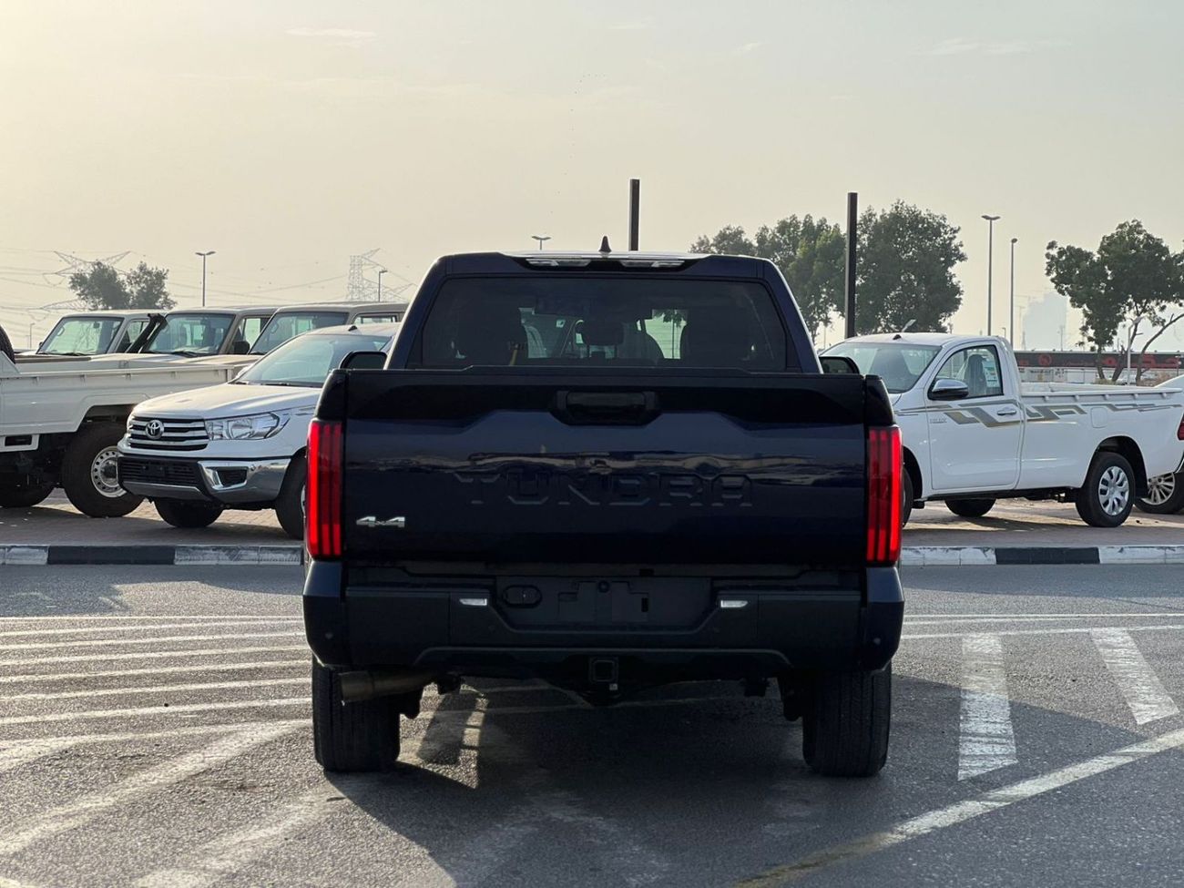 Toyota Tundra 2024 Toyota Tundra Crewmax SR5 - 3.4L V6  - AWD 4x4 - Rear Camera - Leather Seat - Low Mileage