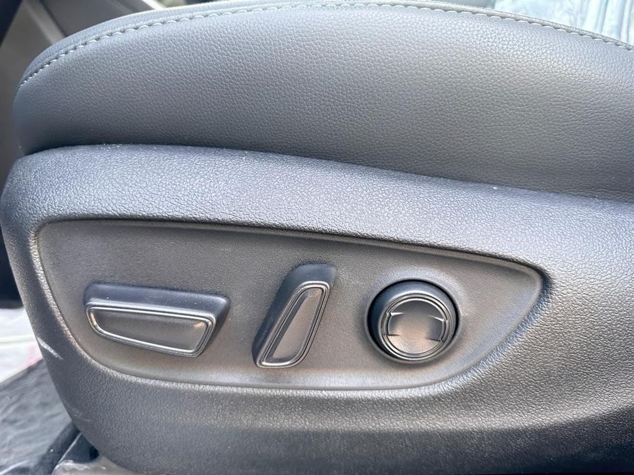 Toyota Highlander Limited ,2.5 L, hybrid, full option