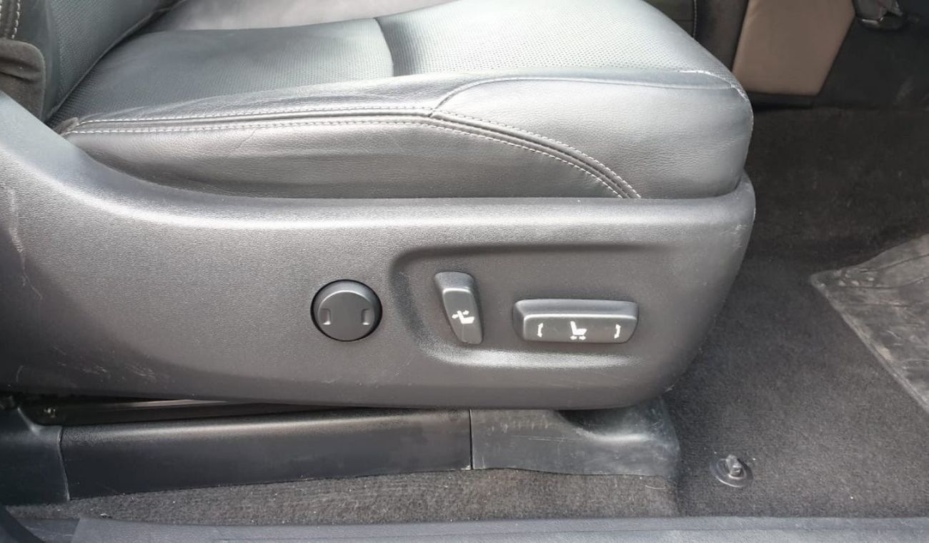 Toyota Prado RHD Diesel full option 7 seats leather seats electric seats with sunroof facelifted from inside and