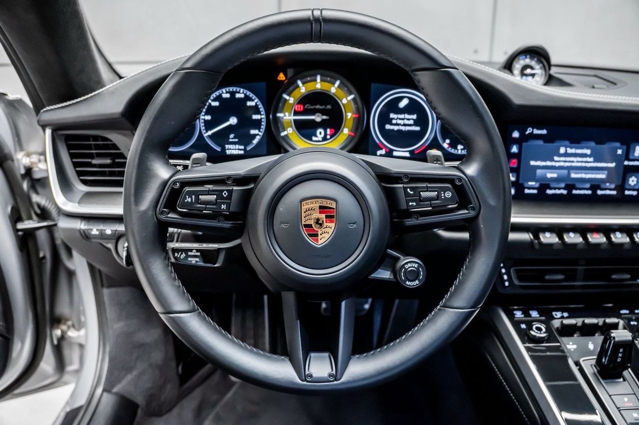 بورش 911 Turbo S 3.8L (640 HP) Coupe