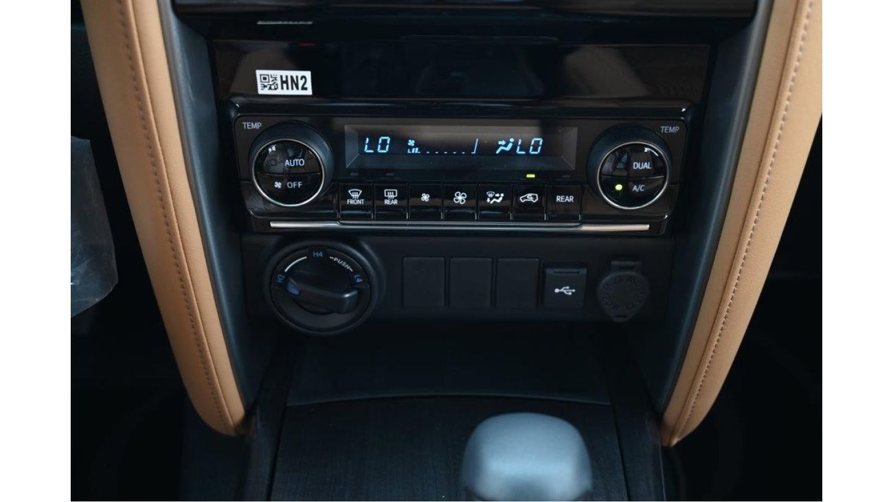 تويوتا فورتونر 2.4L Diesel 4WD 7 Seat Automatic