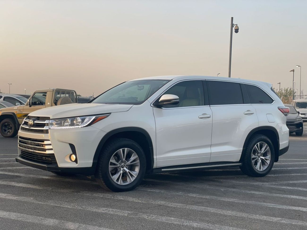 Toyota Highlander 2016 Toyota Highlander LE MidOption+ 3.5L V6 - AWD 4x4 - Side Step - 7 Seater - Trunk Auto -