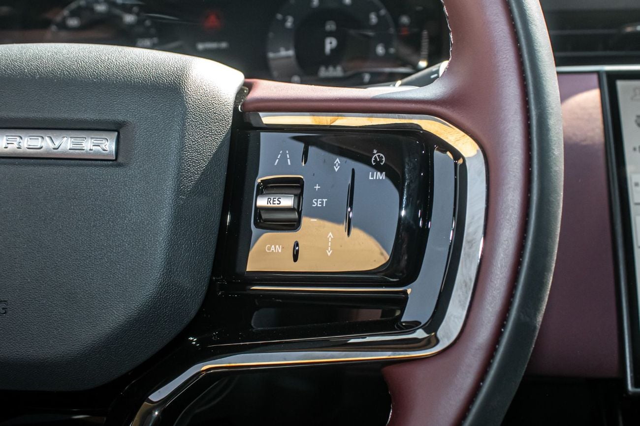 لاند روفر رانج روفر إيفوك P200 R-Dynamic 2.0L