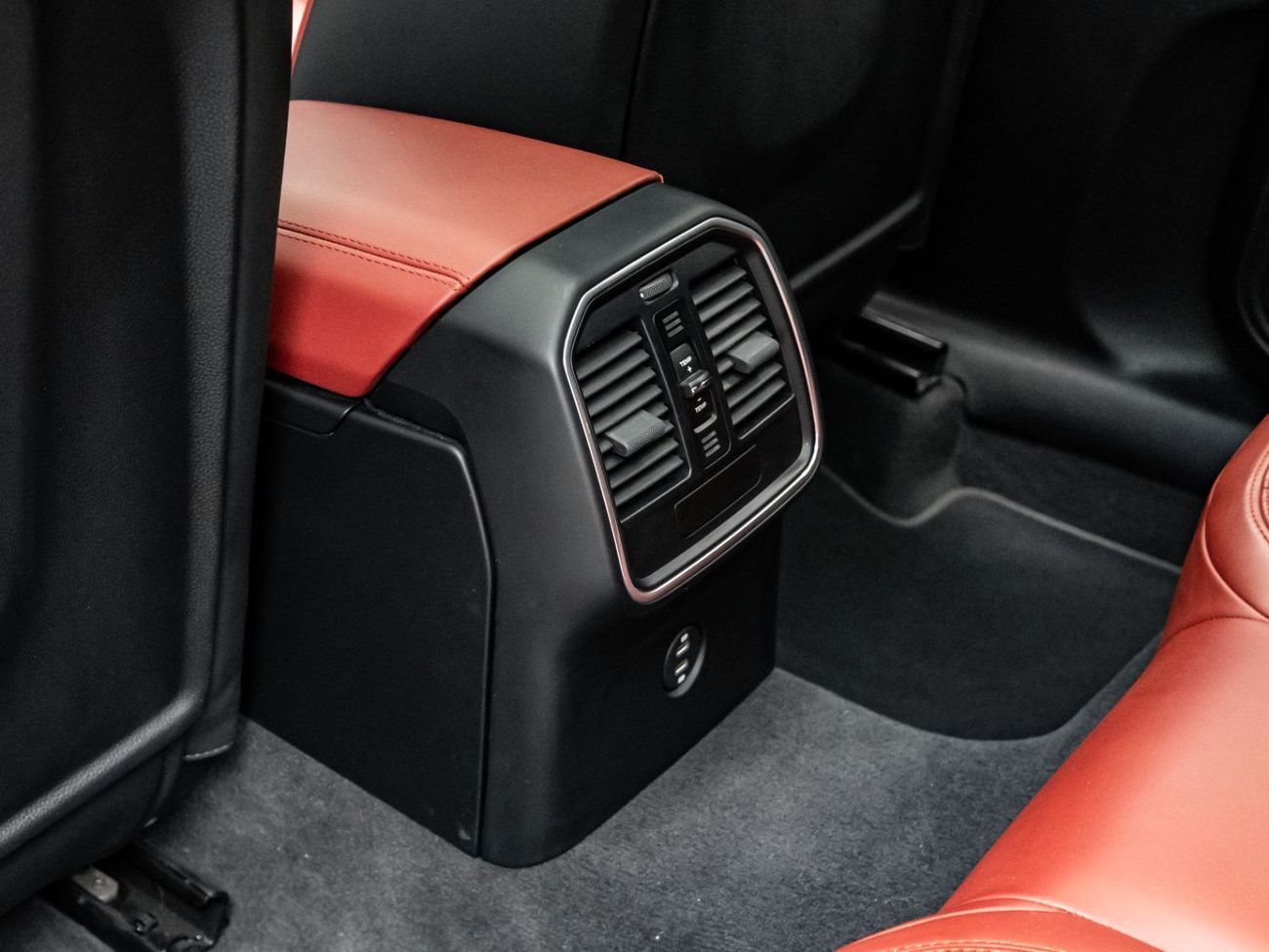 Porsche Macan Std 2.0L (252 HP) 2020 Porsche Macan, 2026 Porsche Warranty, Full Service History, Low KMs, GCC