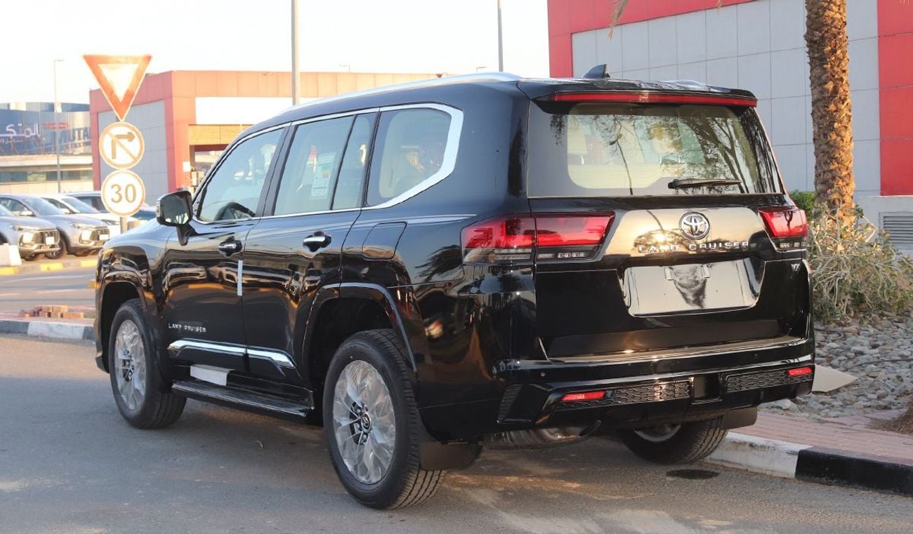 تويوتا لاند كروزر 2026 Model Toyota Land Cruiser (LC300) VX, 4.0L Petrol 4WD 6A/T