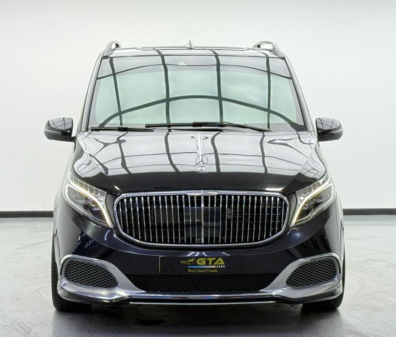 مرسيدس بنز V 250 2023 Mercedes-Benz V250 Line Conversion, 1 Year Warranty Unlimited KM, Full Service History, GCC