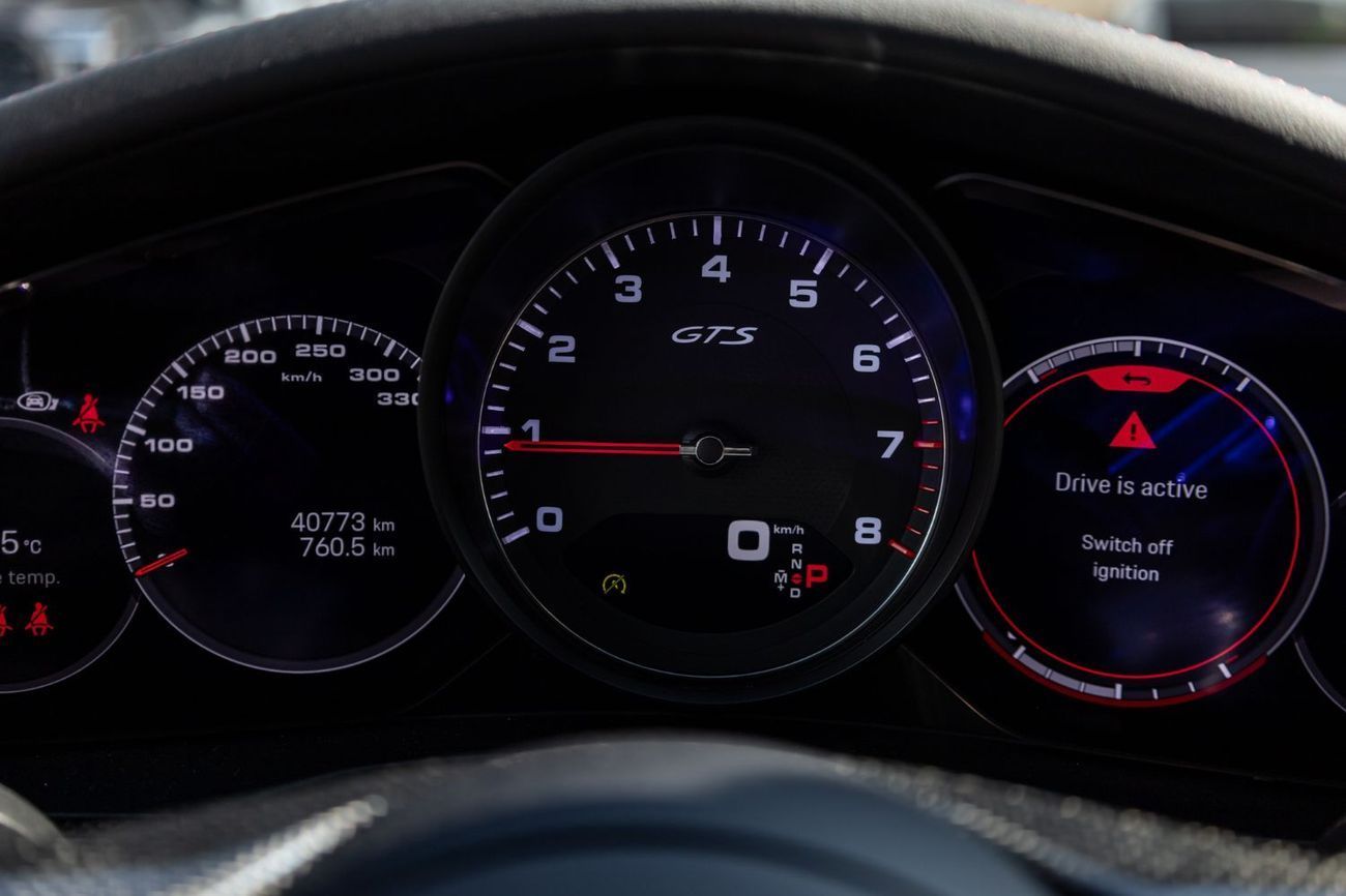 Porsche Panamera GTS 4.0L (454 HP) RWD