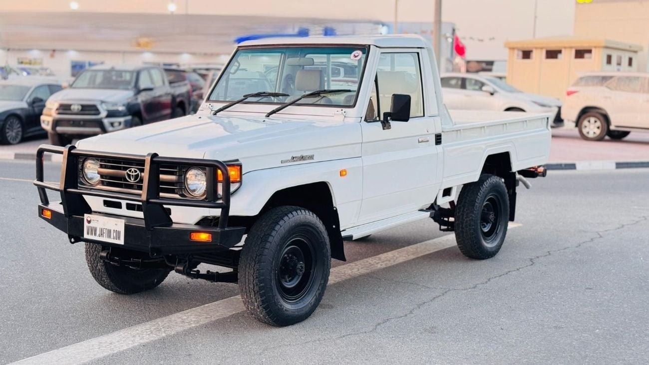 Toyota Land Cruiser Pick Up SINGLE CABIN | RHD | BULL BAR | 4.2L DIESEL ENGINE | MANUAL TRANSMISSION | 1995