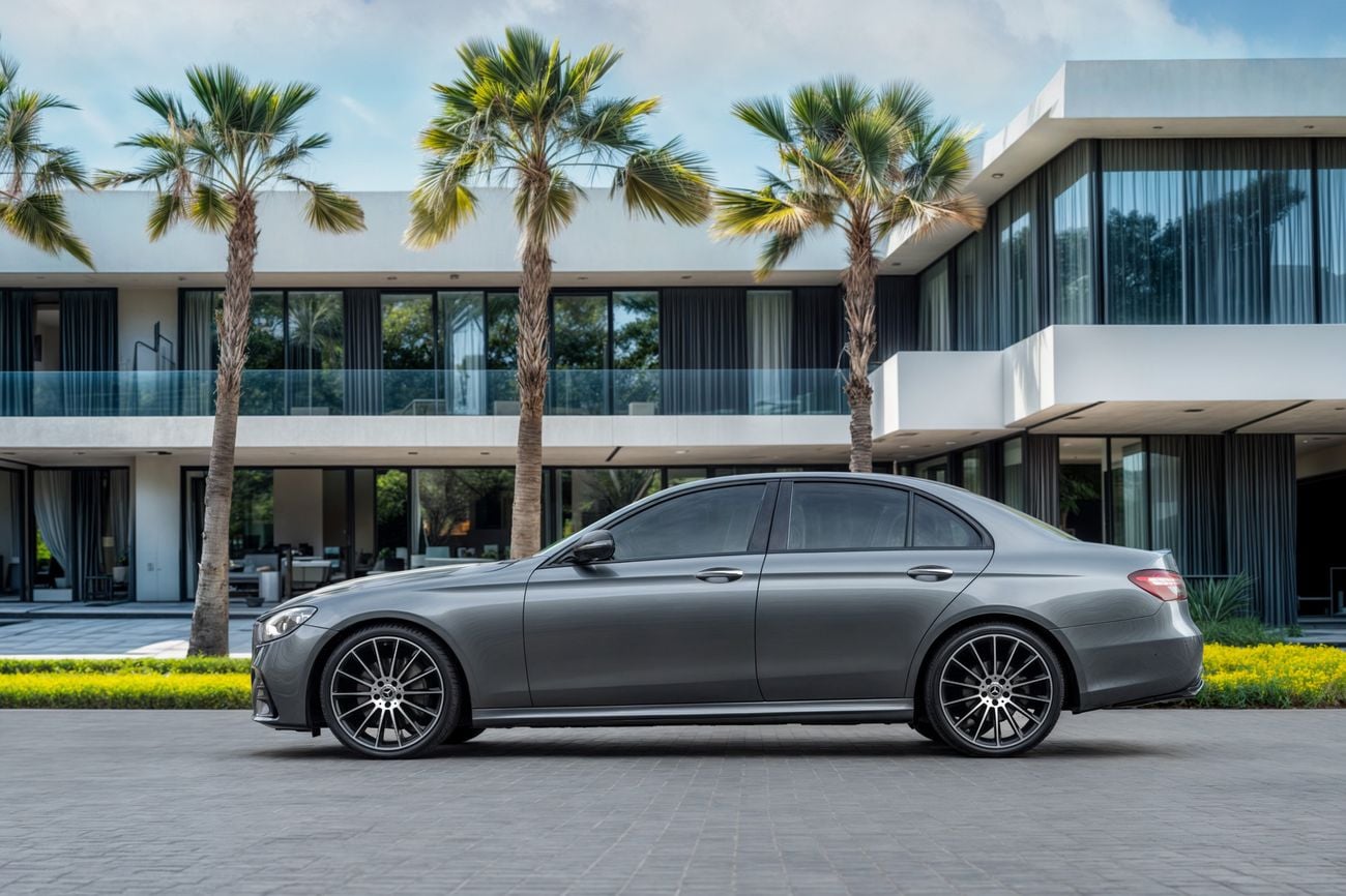 Mercedes-Benz E300 E300 | 3,917 P.M | 0% Downpayment | LOW KM | IMMACULATE!