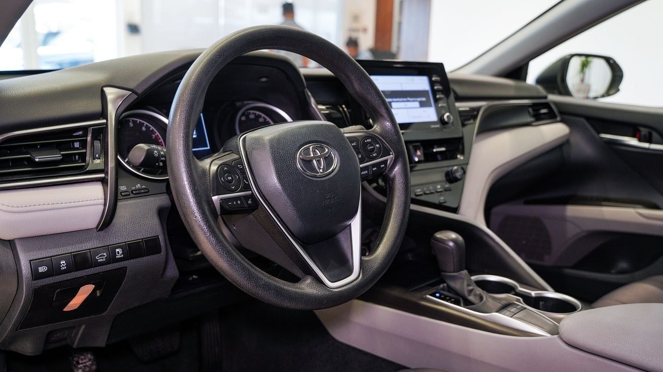 تويوتا كامري LE 2.5L (176 HP)