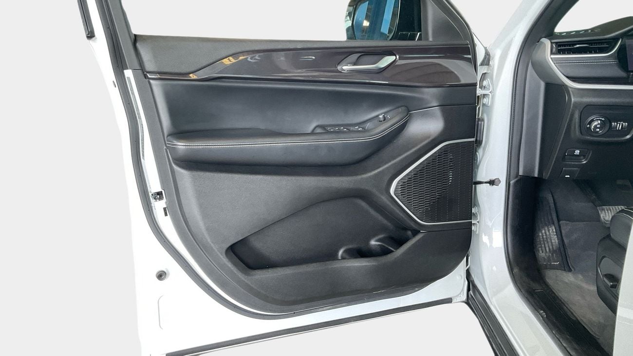 جيب جراند شيروكي Altitude | شامل الضمان | 0 ﺪﻔﻋﺓ ﺃﻮﻟﻯ