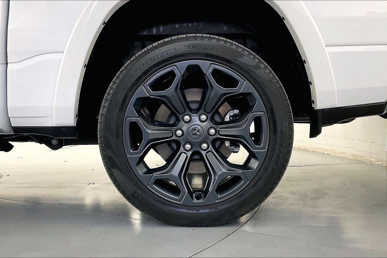 Mitsubishi Pajero Signature Edition| 1 year free warranty | Exclusive Eid offer