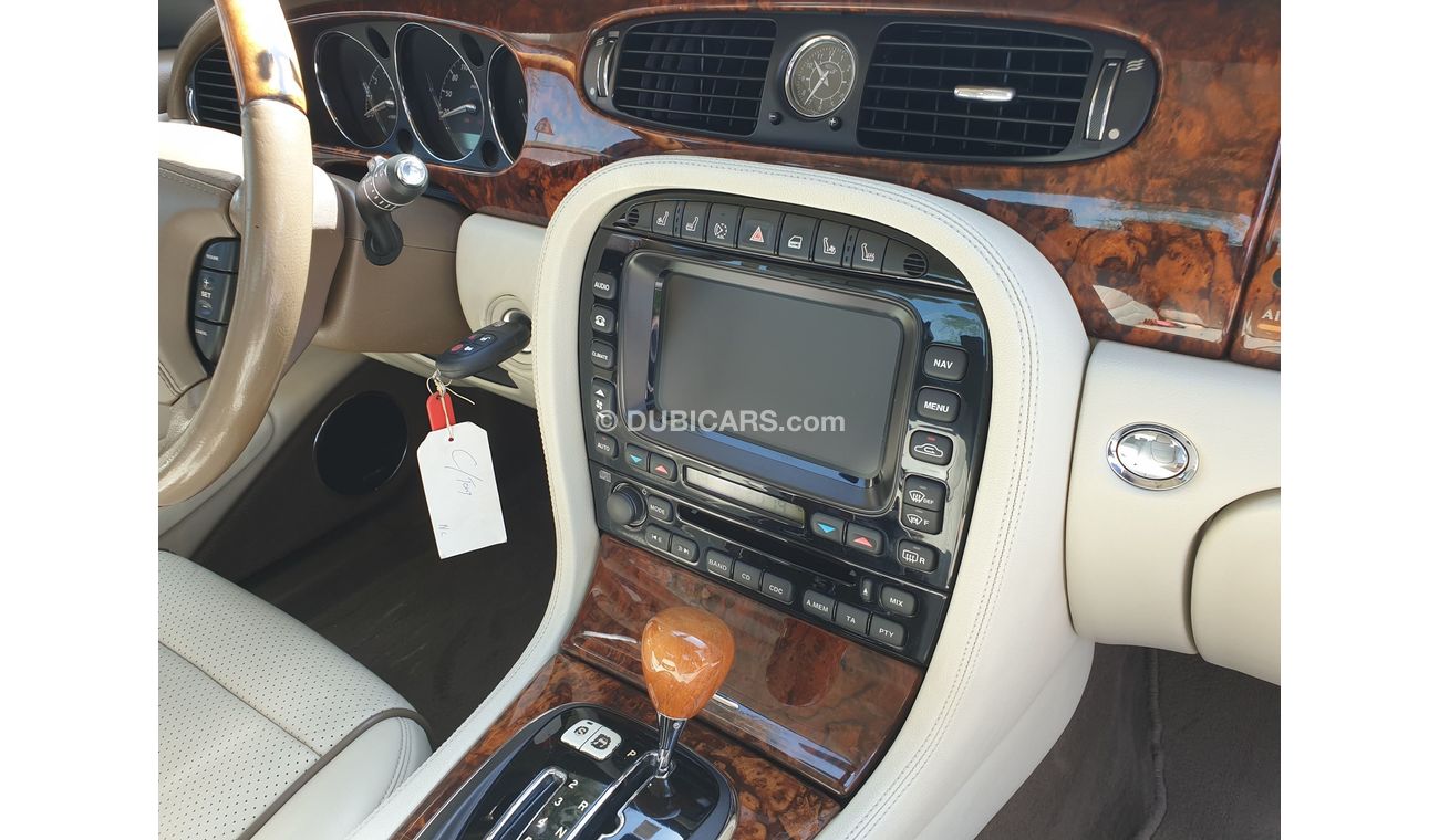 جاكوار XJ6 SOVEREIGN 2009 IMMACULATE CONDITION
