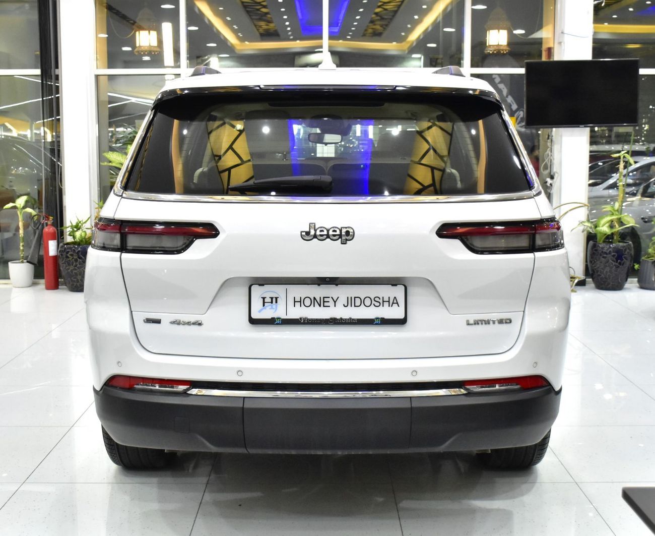 جيب جراند شيروكي EXCELLENT DEAL for our Jeep Grand Cherokee L 4x4 Limited ( 2021 Model ) in White Color GCC Specs