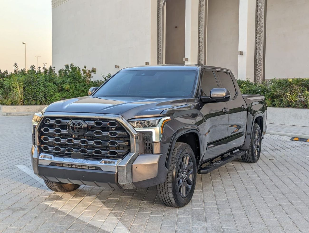 Toyota Tundra Toyota tundra 2023 LHD grey colour