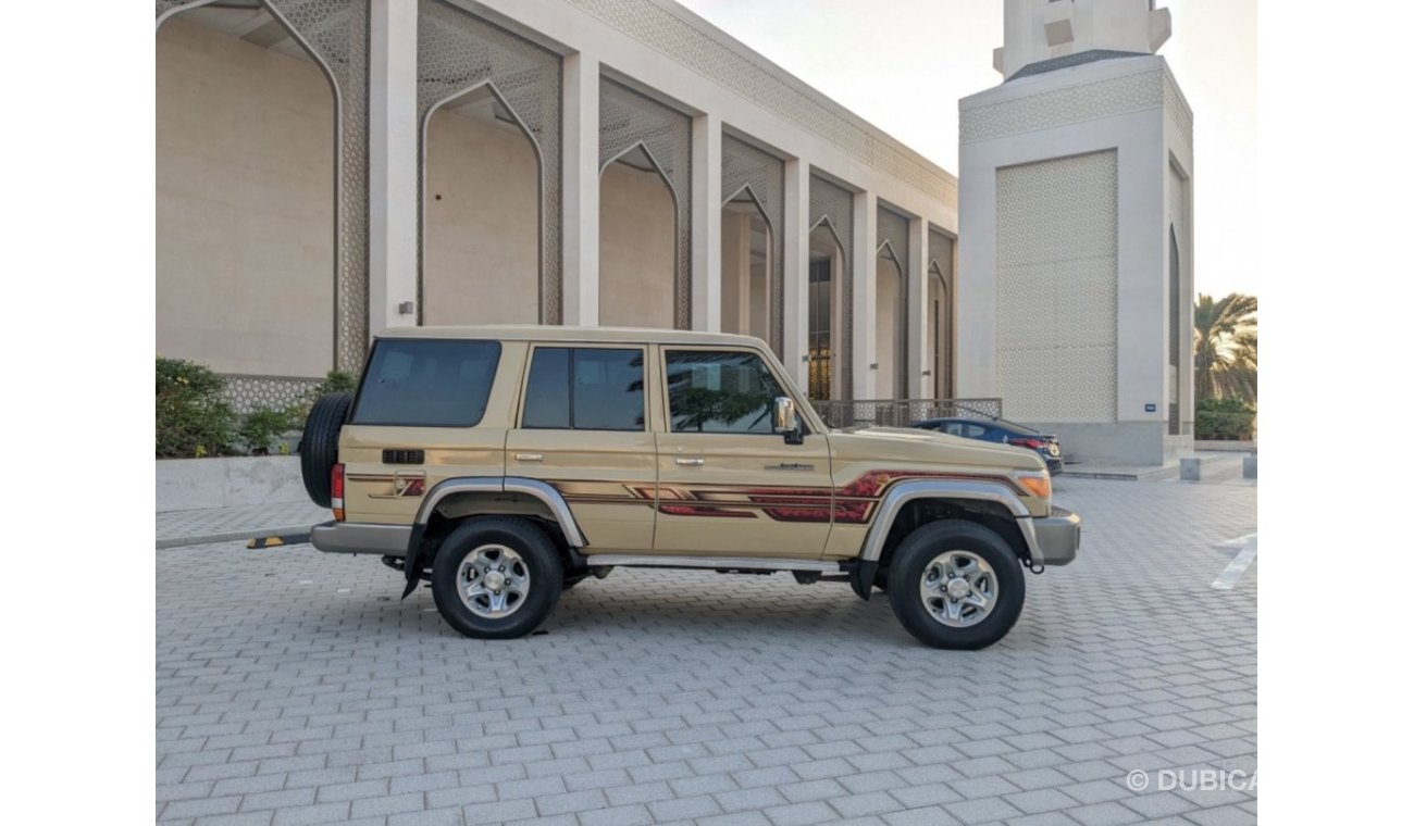 Toyota Land Cruiser Hard Top