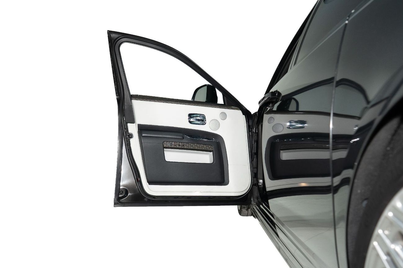 رولز رويس جوست Black Badge 6.6L