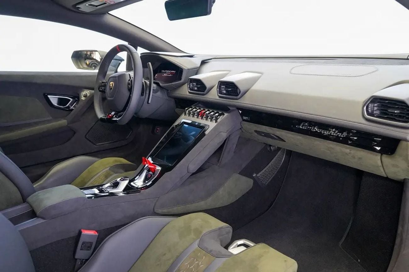 Lamborghini Huracan STERRATO 5.2L V10