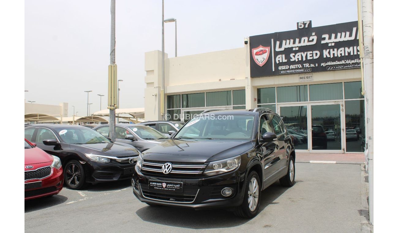 فولكس واجن تيجوان SE خالية من الحوادث - خليجي - مكينة 1400 سي سي - تيربو - السيارة بحالة ممتازة من الداخل والخارج