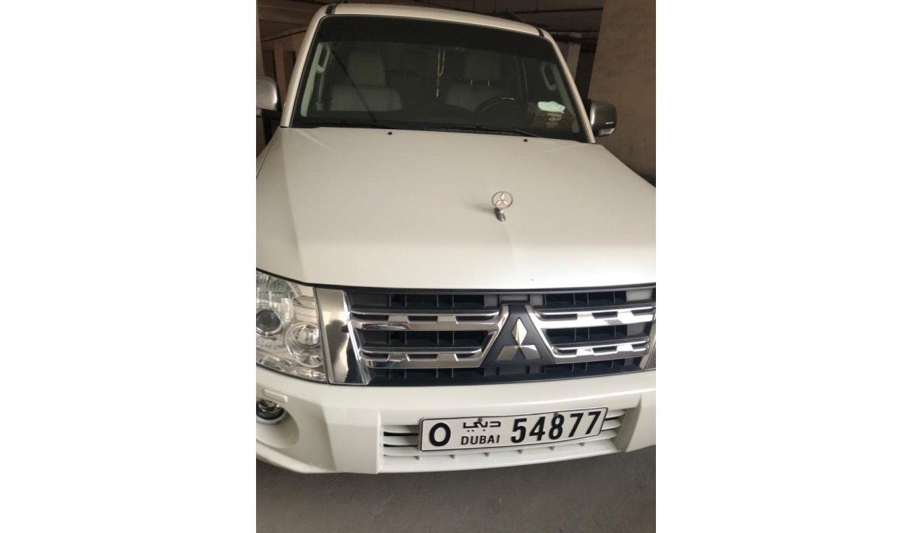 ميتسوبيشي باجيرو Pajero Gls full option 2014 model, 77500km