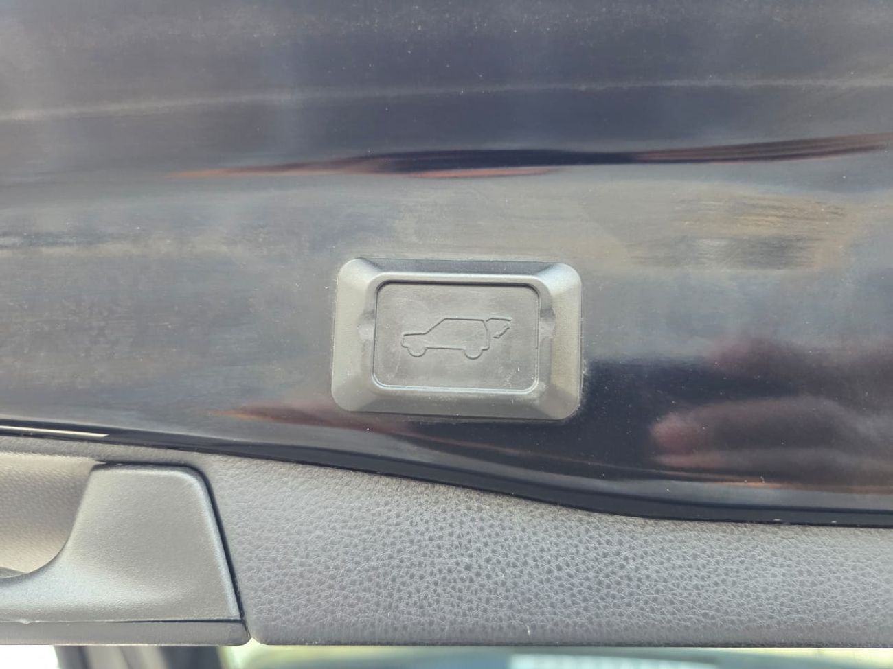 Toyota RAV4 2021 Toyota Rav4 XLE Premium Hybrid Full Option - 2.5L V4 AWD 4x4 - Well Maintained - 22000 mileage-