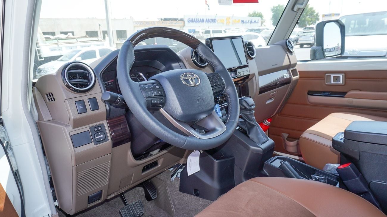 تويوتا لاند كروزر 70 HT VXR LX 4.0L V6 A/ T  Al Futtaim