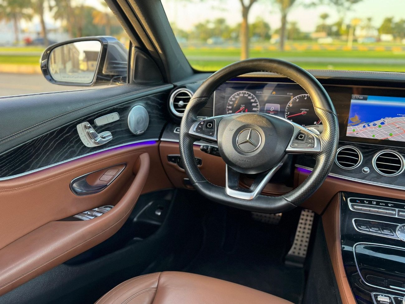 مرسيدس بنز E300 Premium 2.0L