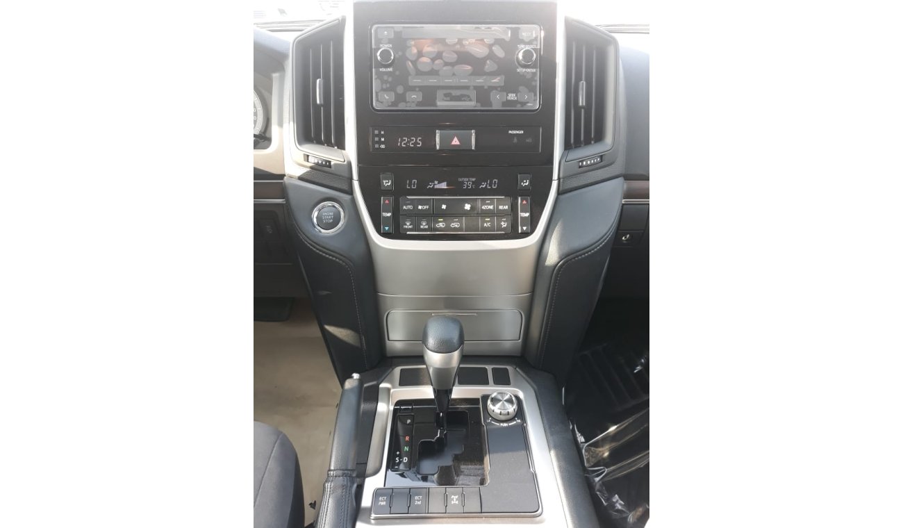 Toyota Land Cruiser Diesel GXR 4.5L With Cool Box and Rear A/c Digital