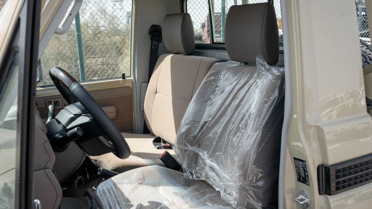 Toyota Land Cruiser Pick Up 2025 Toyota LC79 SC 4.0L Petrol MT