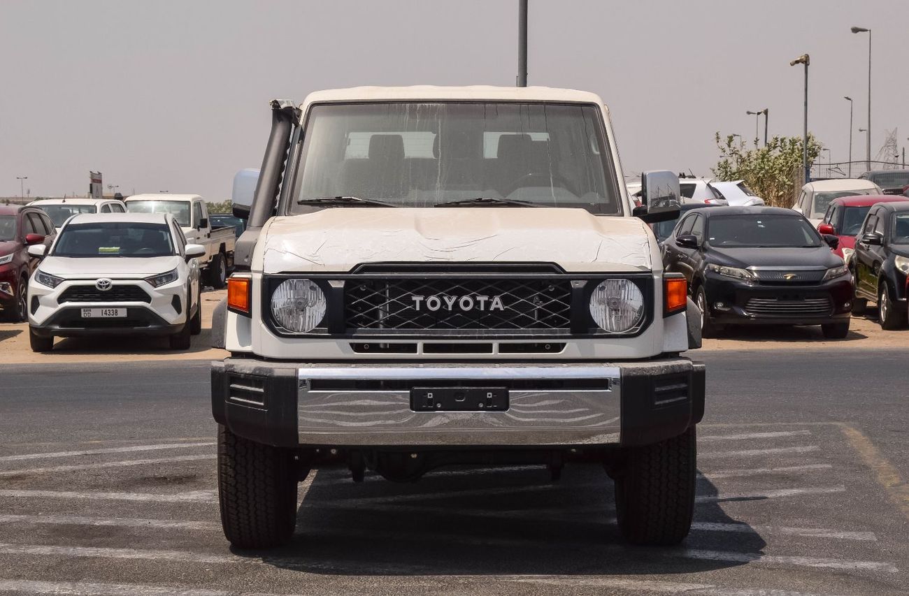Toyota Land Cruiser 70 TOYOTA LAND CRUISER 76 4.0L 4WD MT 5DOOR SUV 2025