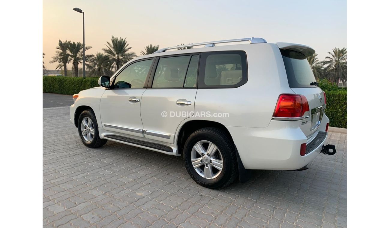 تويوتا لاند كروزر تويوتا لاند كروزر جي اكس ار 2015 مواصفات خليجي 6سلندر بدون صبغ