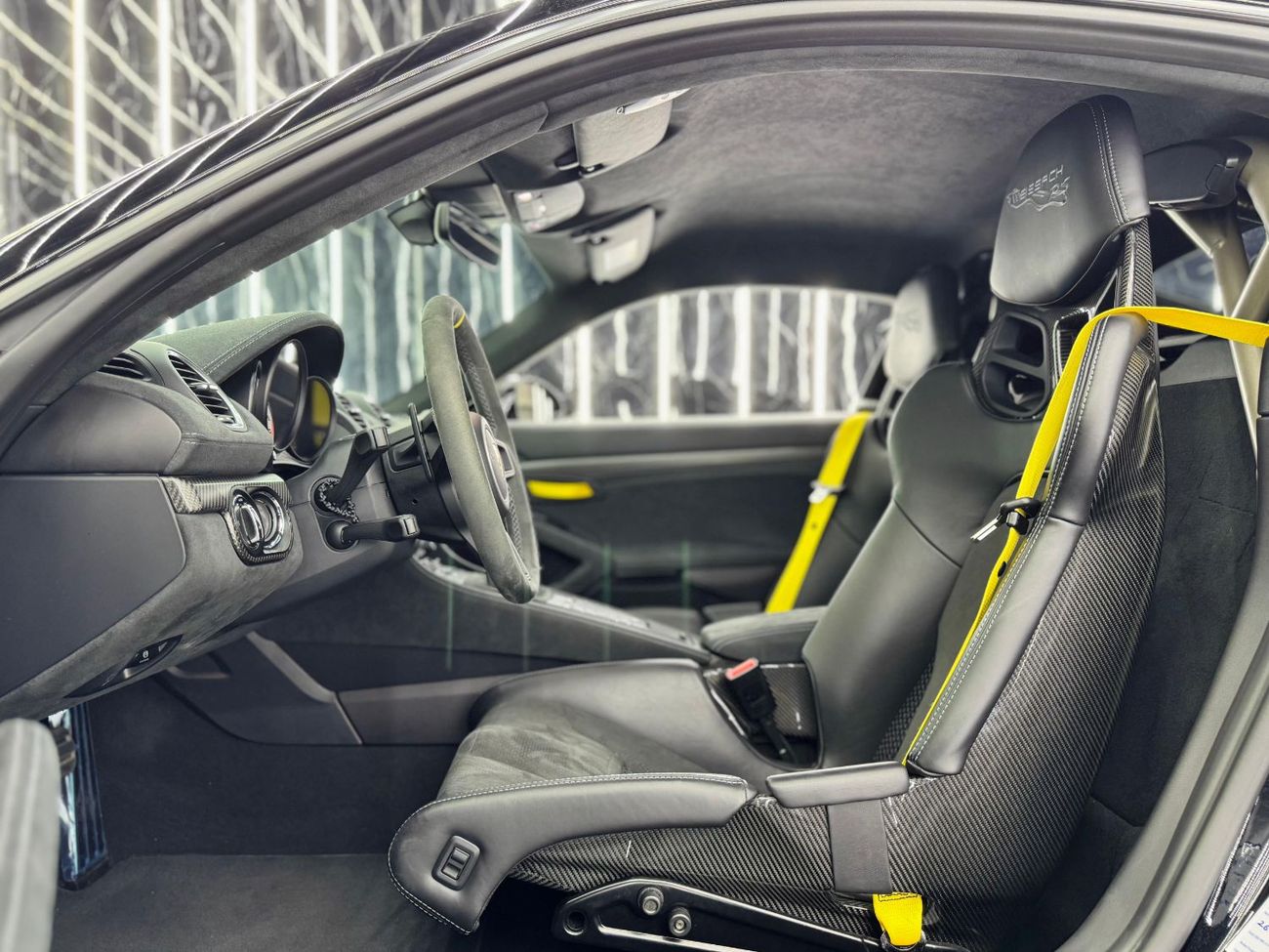 بورش كايمان 718 GT4 RS 4.0L (493 HP) A/T 2022 Porsche 718 Cayman GT4 RS Weissach Edition, 2026 Porsche Warranty, Ver