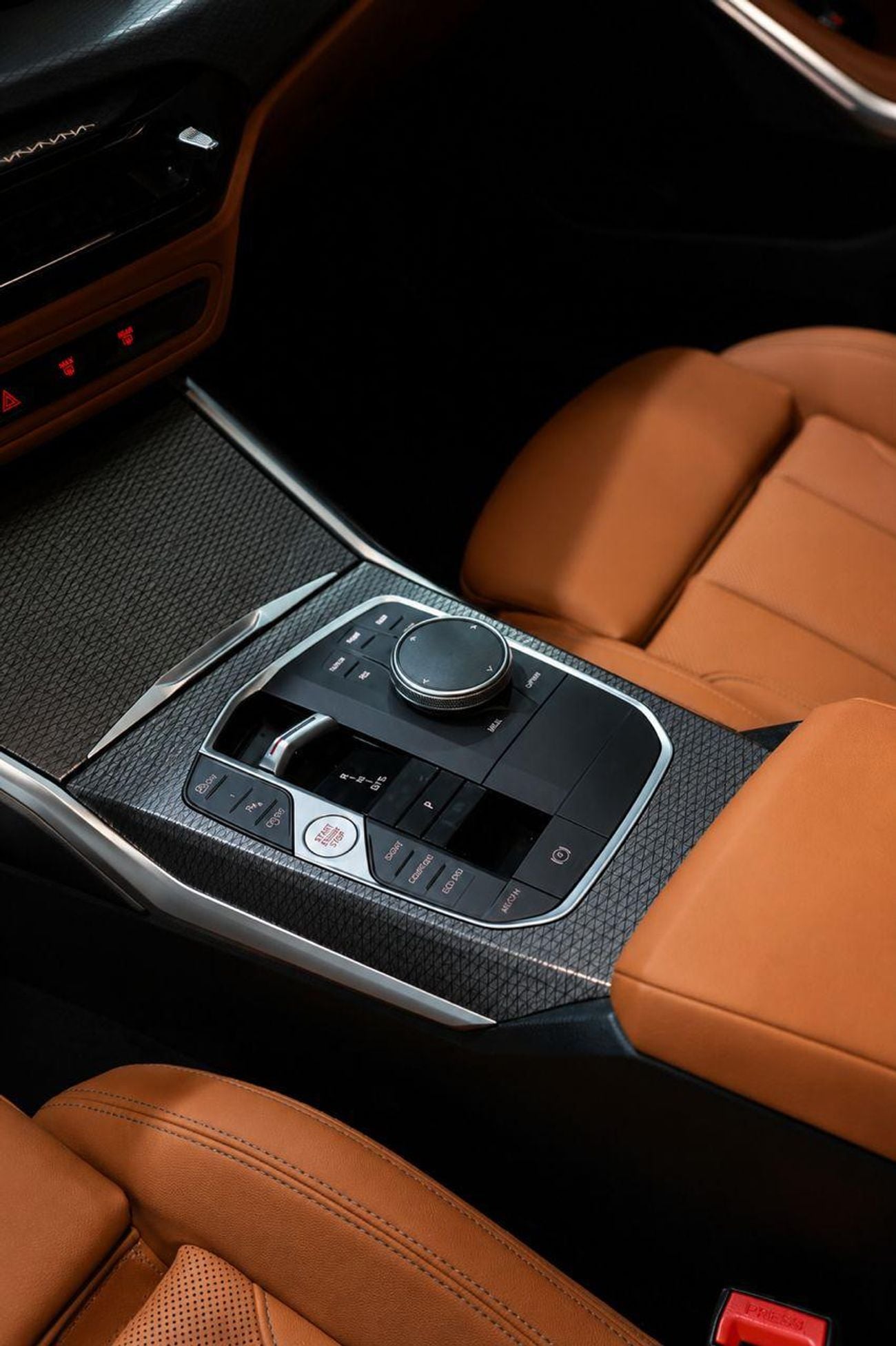 BMW 320i LUXURY M SPORT PACKAGE