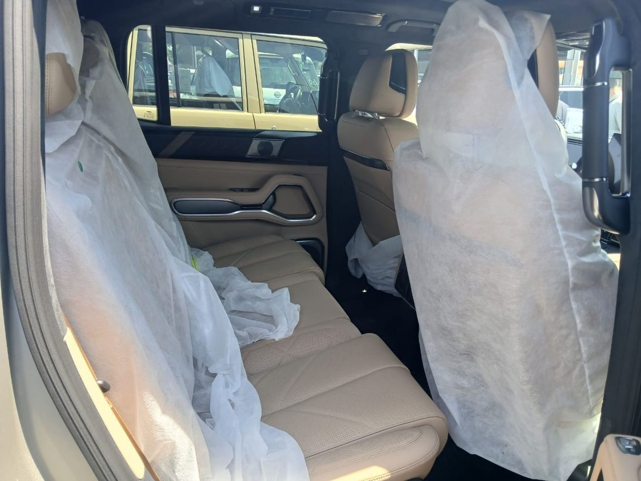 بي واي دي ليوبارد 8 8 Flagship