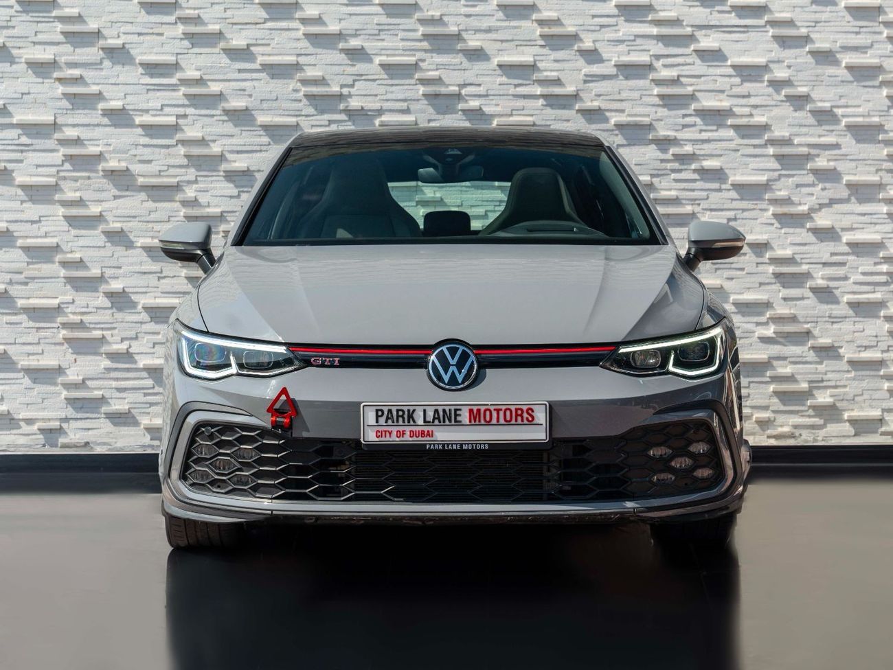 Volkswagen Golf GTI AED 1,808 PM • GTI P2 FULL • LOW KM • OFFICIAL VOLKSWAGEN WARRANTY UNTIL 2026 • STUNNING COLOUR