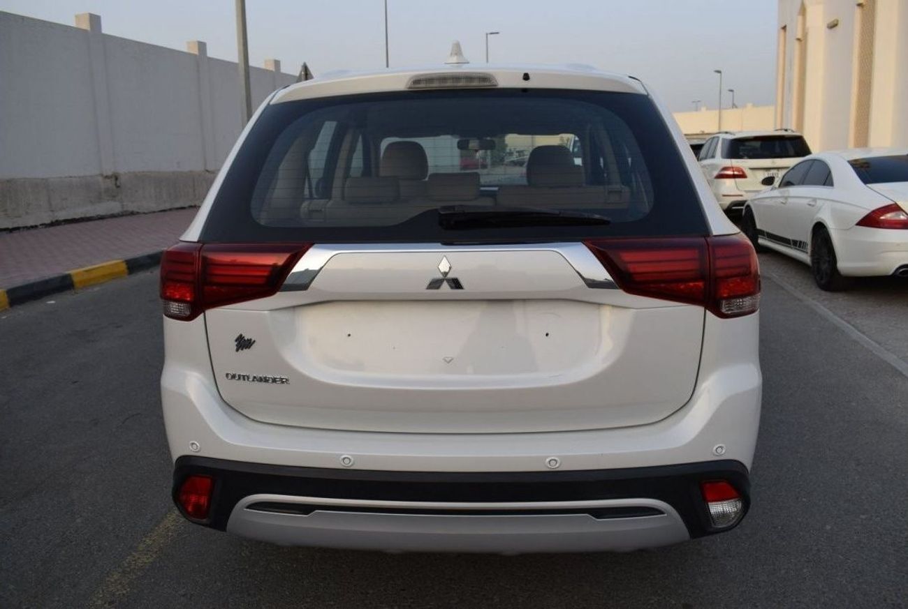 Mitsubishi Outlander GLX Basic Mitsubishi Outlander, Model:2020. Free of accident