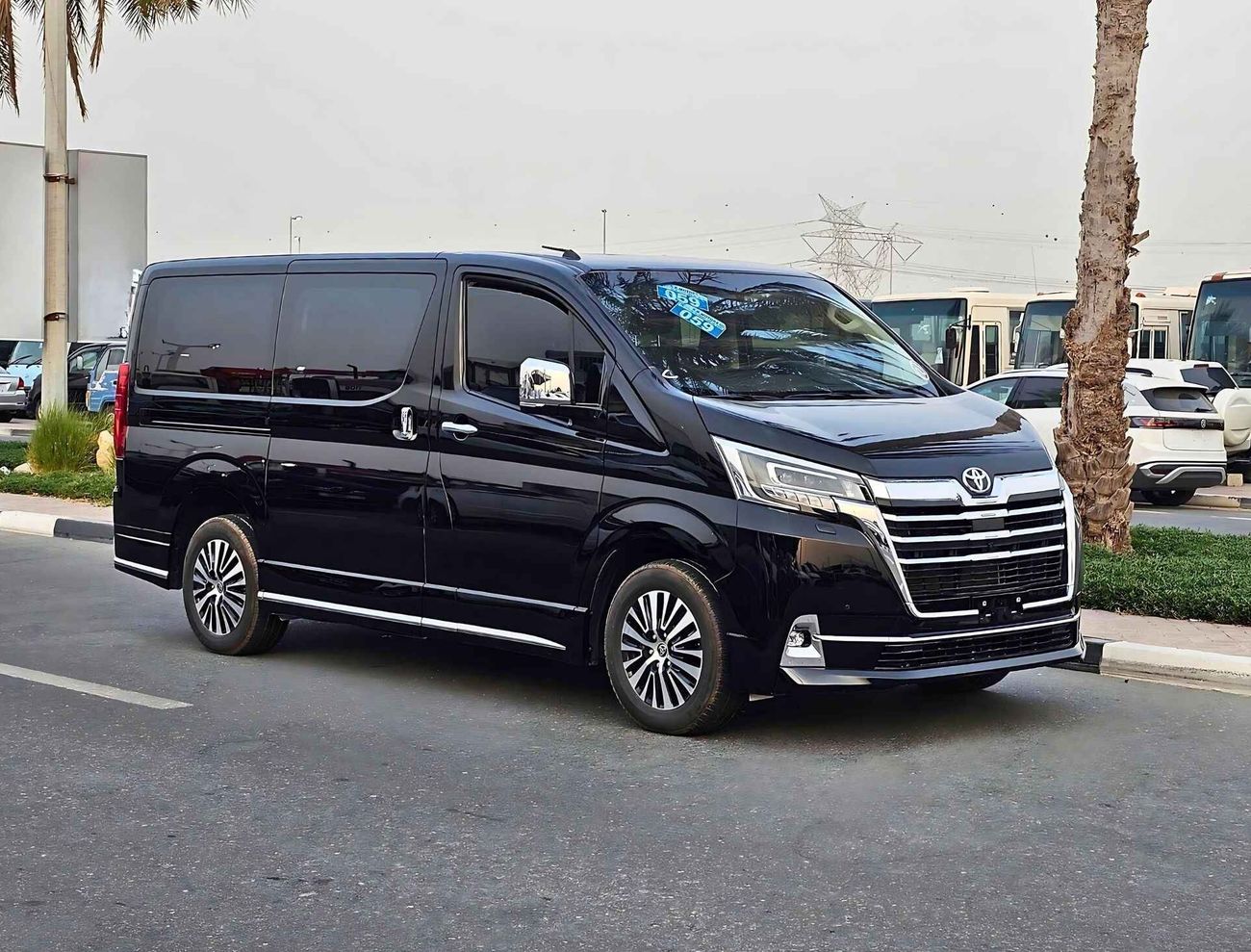 Toyota Granvia PREMIUM / FULL OPT/  ORG KMS/ ORG PAINT/ 2198 MONTHLY / LOT#8003492